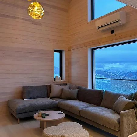 Modern With A Personal Touch Feriehus