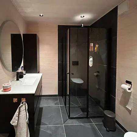 Modern With A Personal Touch Σόγκνταλ